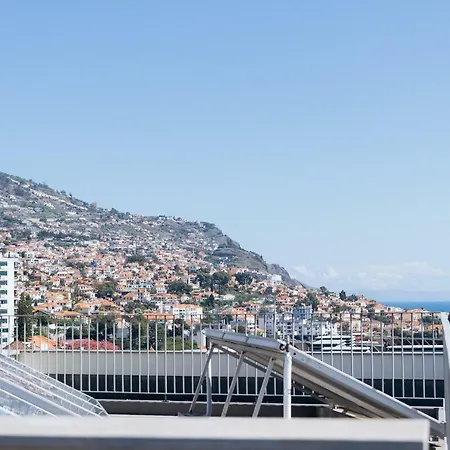 Penthouse 5 De Outubro דירה פונשל
