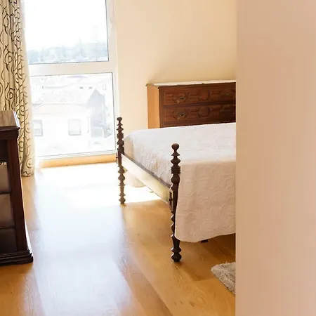 Penthouse 5 De Outubro פונשל
